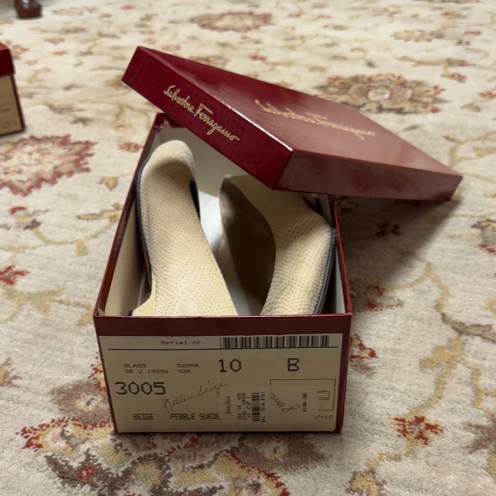 Salvatore Ferragamo Glass style shoe - Picture 9 of 10